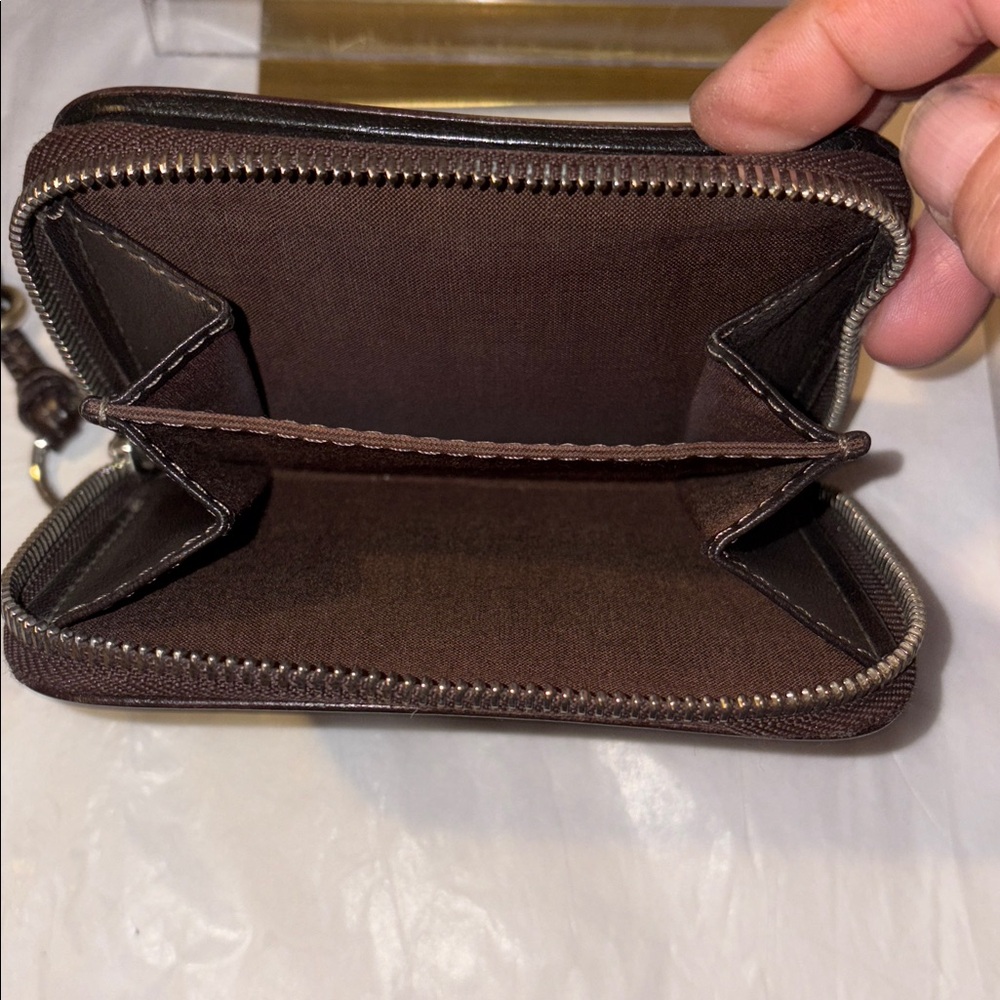 Chloe Dark Paddington Brown Leather Wallet with Gold Lock - Picture 10 of 12